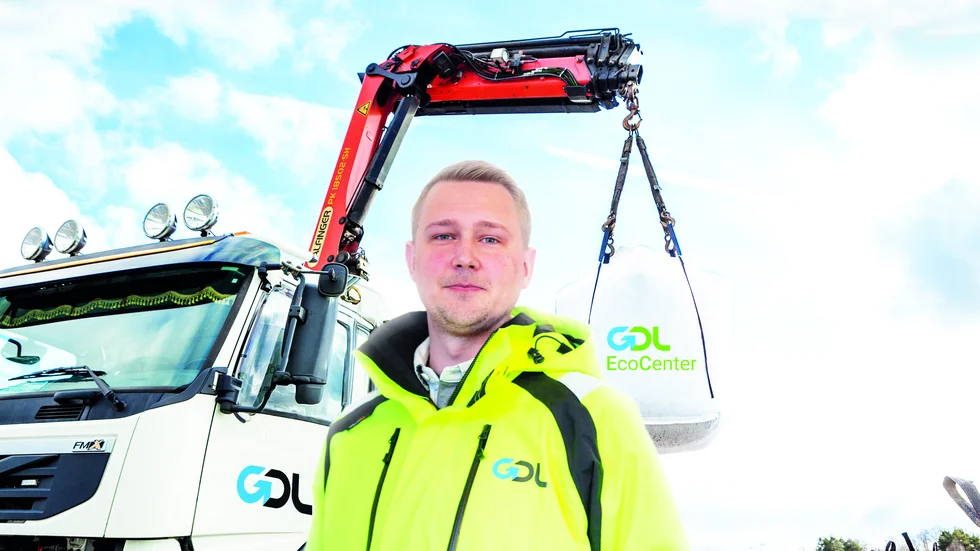 Julian Blomberg är ansvarig på EcoCenter Norr. "Några av våra produkter vi har erbjuder även andra aktörer, men vi har verkligen allt man kan behöva, både som privatperson och företag", konstaterar han.