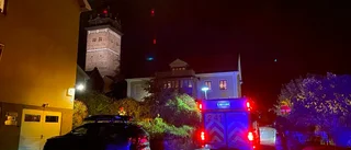 Pådrag i centrala Strängnäs efter larm om brand