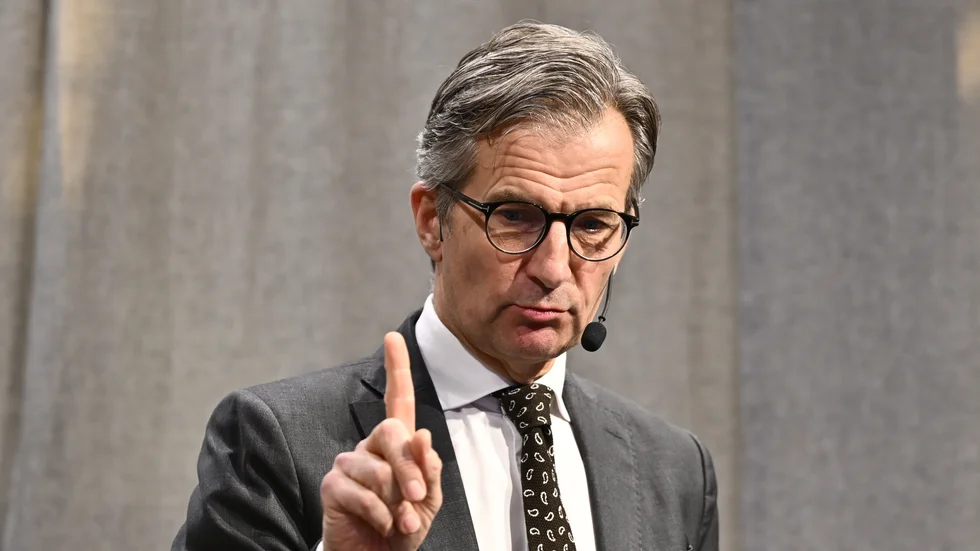 Riksbanken, med chefen Erik Thedéen, lämnar styrräntan oförändrad på årets andra räntemöte. Arkivbild.