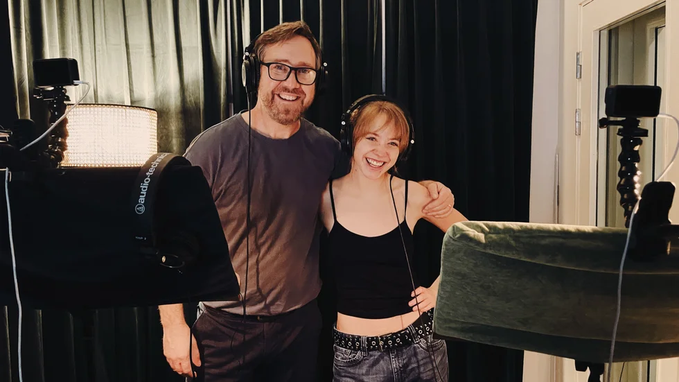 Skådespelarna Jesper Barkselius och Inez Dahl Torhaug har fått dubba sig själva till engelska inför USA-releasen.