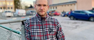 Daniel har tröttnat på trafikkaoset vid skolan: "Väldigt rörigt"