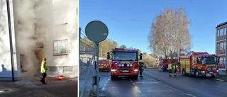Brand utbröt i källare i flerfamiljshus