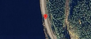 Nedfallna träd påverkar trafiken på väg 670