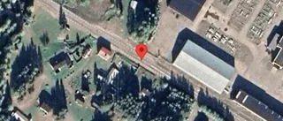 Trasig lastbil stör trafiken på väg 365