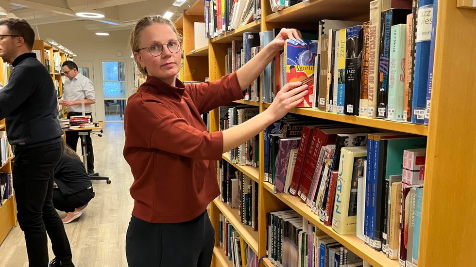 Varken studenter eller lärare kände till att biblioteket på Musikhögskolan ska läggas ner i sin nuvarande form. "Dialogen har varit obefintlig", säger Adéle Brander som studerar klassisk sång.