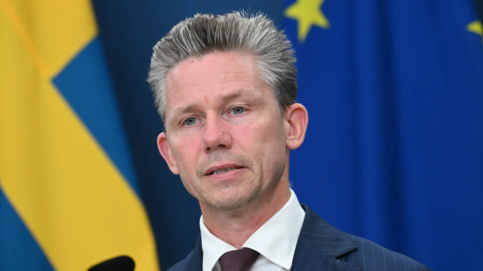Försvarsminister Pål Jonson (M) under en pressträff.