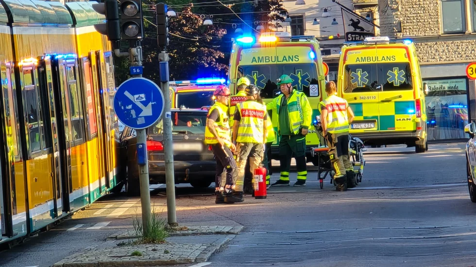 Olyckan skedde på Saltängsbron vid 18.00 på fredagskvällen.