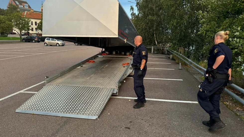 Tidigt under morgonen kontaktade polisen Micael Jakobsson för att berätta att släpkärran var tom. Senare åkte de till platsen för att upprätta en anmälan.