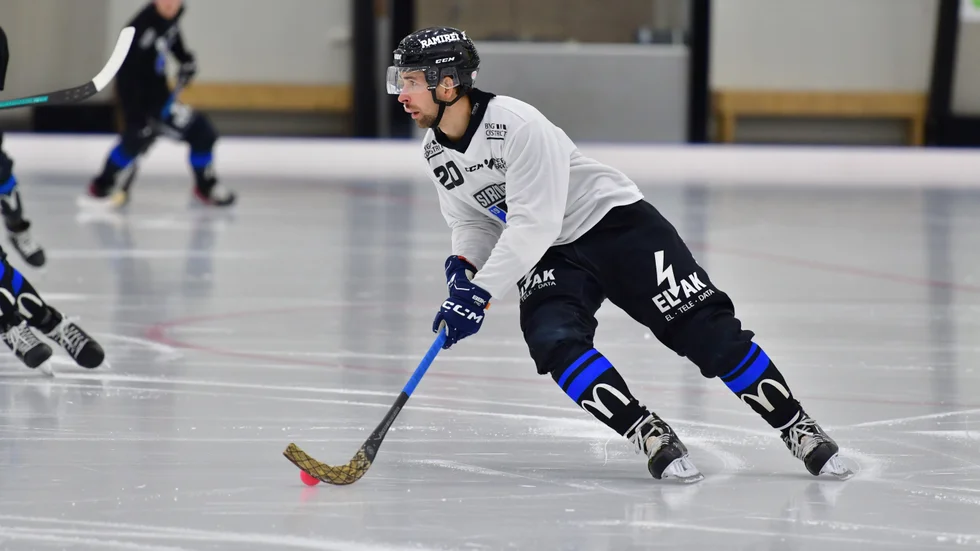 Nu ställs Simon Blomqvist mot sitt gamla lag, som han representerade under åtta år. Siriusspelaren känner till Uppsalalagets mardrömsstatistik i Arena Vänersborg: inte en enda poäng sedan december 2011.
