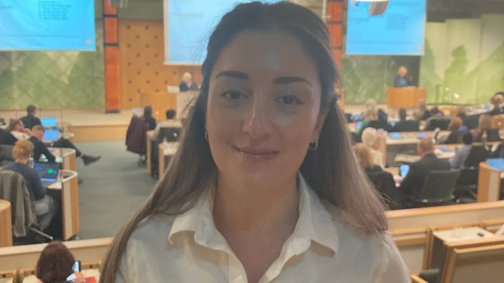 Maria Sayeler Behnam kritiserade "stora skillnader" mellan skolor i Norrköping. Hon och Olle Vikmång ansåg också att Ingrid Cassel försökte mörka besparingar inom skolan.