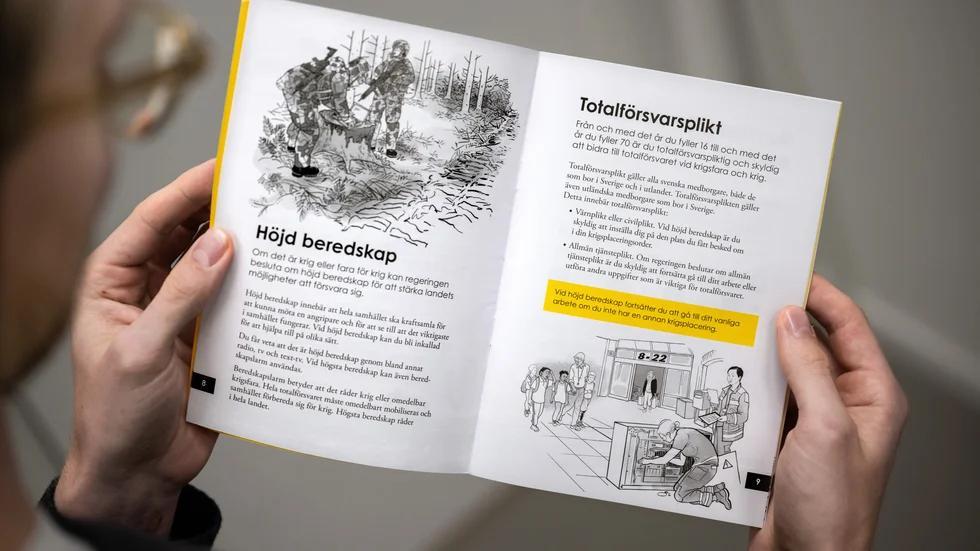 Skribenten menar att broschyren ”Om krisen eller kriget kommer”  ger en hel del att fundera över.