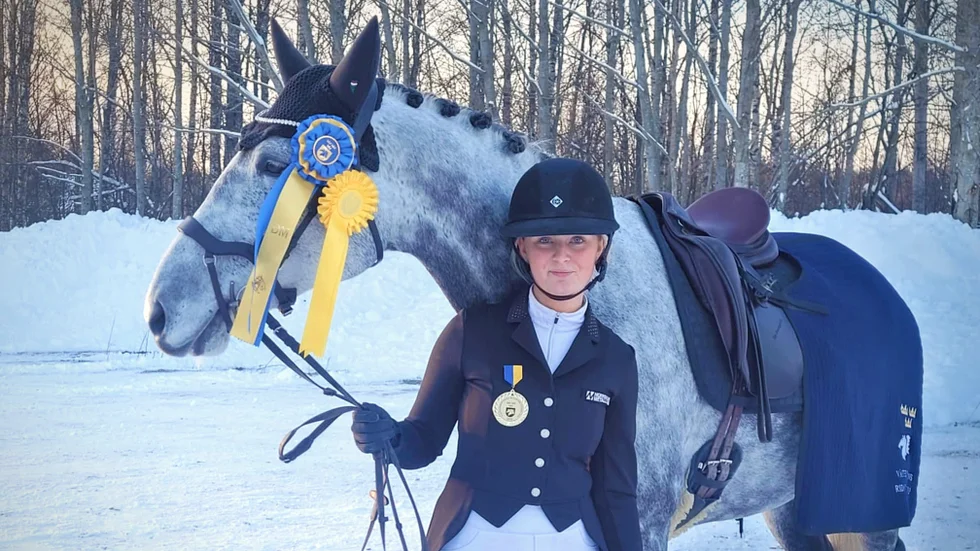 Lovisa Fällman och Sir William, vinnare i junior/young rider-klassen i distriktsmästerskapet.