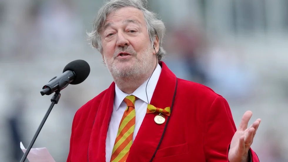 Skådespelaren Stephen Fry adlades på nyårsaftonen. Arkivbild.
