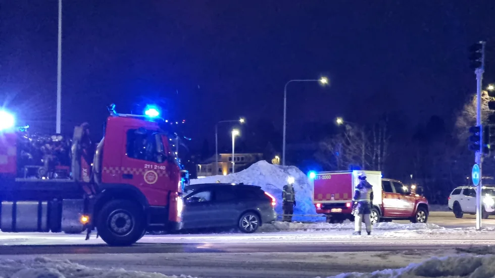 Två bilar krockade i korsningen Gammelstadsvägen och Svartövägen.