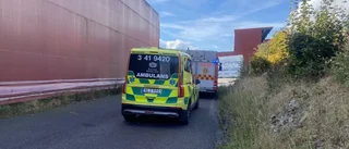 Truckförare till sjukhus efter branddrama på sågverk
