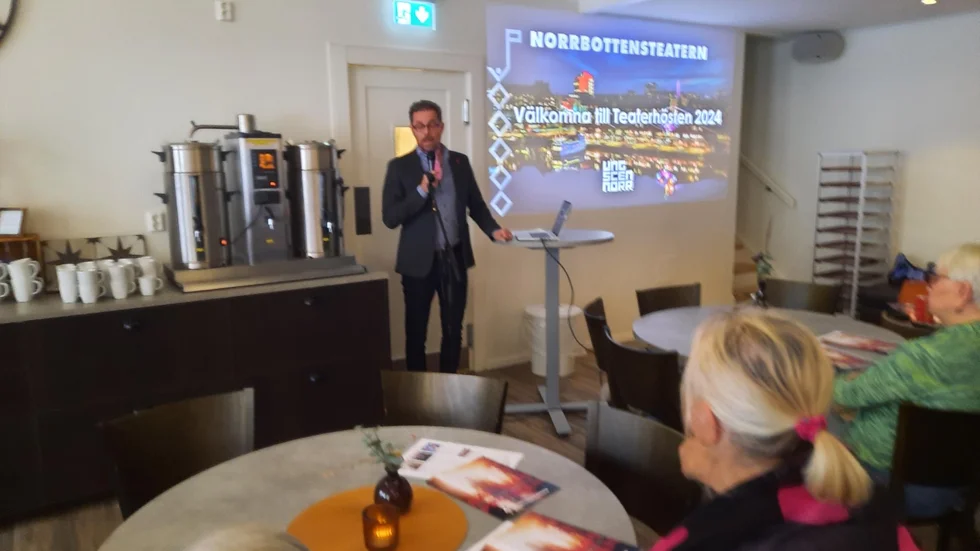 Olov Stenlund berättade om teaterhösten.