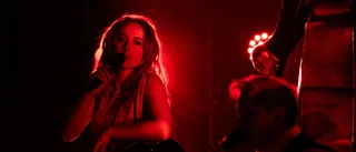 Hon går från pop med Britney Spears till klassiker i Duvemåla