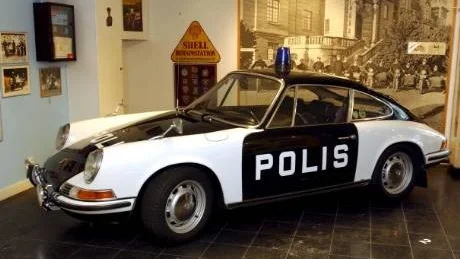 Under 1970-talet hade polisen både stil och pengar. Vissa stationer längs E4:an utrustades med Porsche 911 som tog sig från 0 till 100 på 8,8 sekunder.Foto: Jan Collsiöö/Scanpix