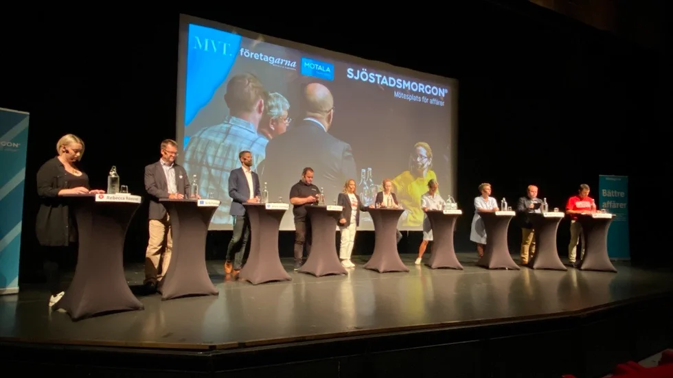 Maria Persdotter (C), Erik Forslund (KD), Marcus Lejonqvist (SD), Sara Ankarberg (L), Mark Henriksson (M), Rebecca Roxvret (V), Elias Georges (S) och Elias Hallén (MP) frågas ut av Lina Handberg.