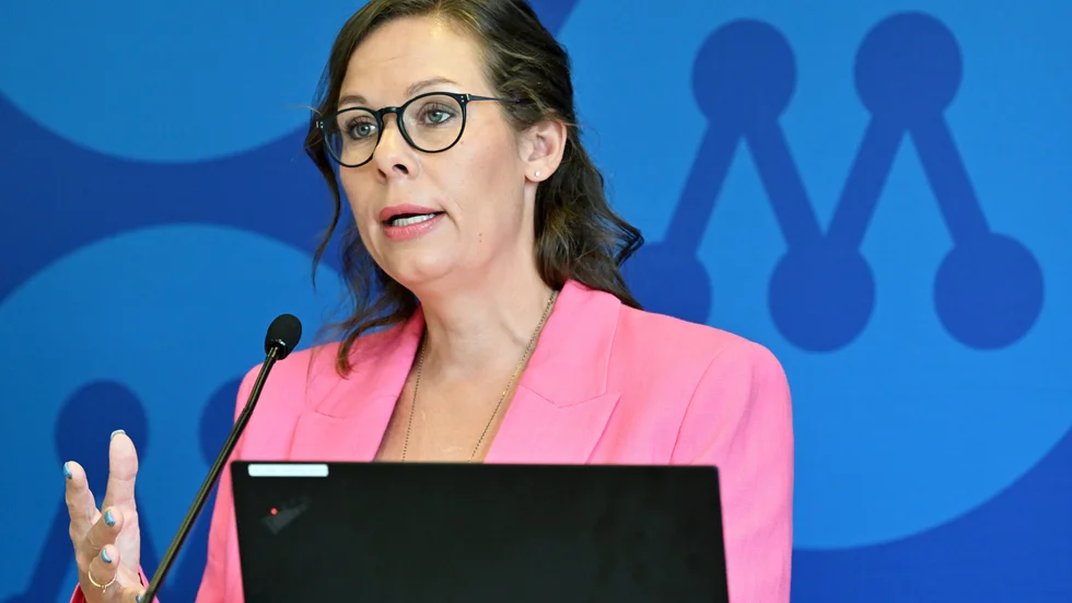 Vallöftet från Moderaternas migrations- och socialförsäkringspolitiska talesperson Maria Malmer Stenergard upprör skribenten som kallar förslaget rasistiskt.