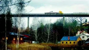 50 år. Den höga bron i Verkebäck invigdes av landshövding Ruben Wagnsson för exakt ett halvt sekel sedan. Foto: ANDERS LILJEGREN