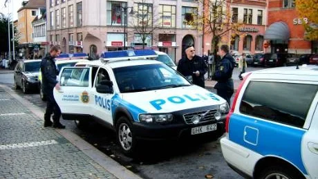 En man erkände att han kört på en kvinna med moped på Storgatan i Västervik. Polisen tror att han skyddar den verklige föraren. Vittnen såg nämligen en helt annan förare av mopeden och denne försvann från platsen. Foto: Anders Jacobsson