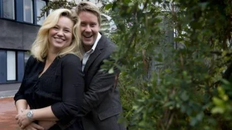 Maria Sid och Henrik Johansson spelar Annika och Johan i serien "Livet i Fagervik".  Foto: Anders Wiklund/Scanpix
