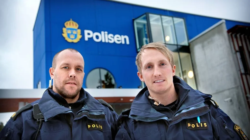 Bort. Tommy Ankarman och Samuel Bishop har jobbat i drygt fyra år som ungdomspoliser. De tycker att de kunnat bygga upp ett förtroende bland ungdomar i Västervik.