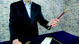 Oumbärliga trolleriverktyg. Geoff Diamond hade idén, Janne Näsström hade studio och utrustning. De känner varandra genom trollkonstnärernas eget samfund, International Brotherhood of Magicians. Foto: Anders Steiner