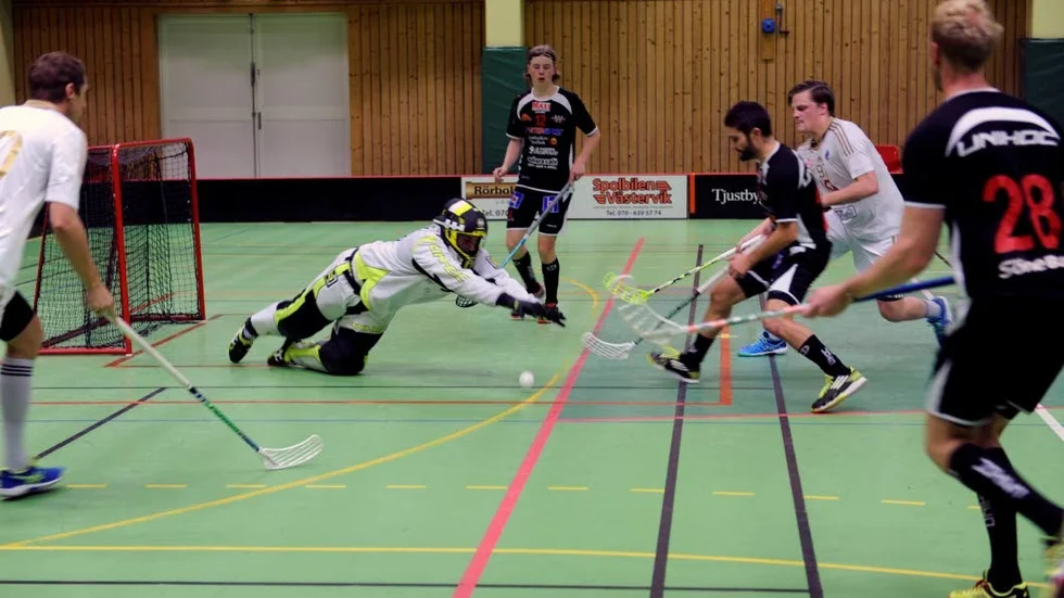 Räddning. WIBK:s målvakt Andreas Hedqvist fick göra flera ingripande.