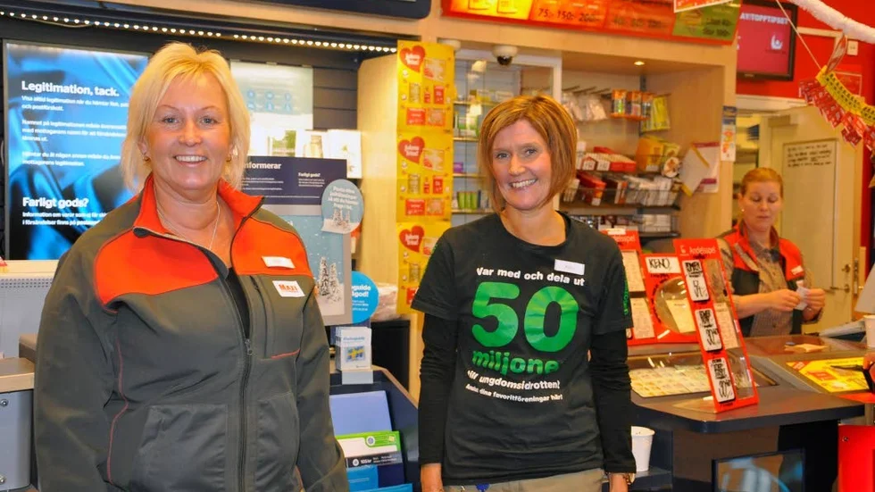 Julrusning. Karina Strand och Karin Wittlock räknar med att få mycket att göra under de närmaste veckorna när alla julpaket ska hanteras.