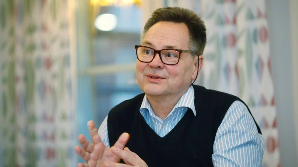 En blocköverskridande och stabil majoritet är vad Sverre Ahlbom (S) strävar efter som förhandlare för sitt parti.
