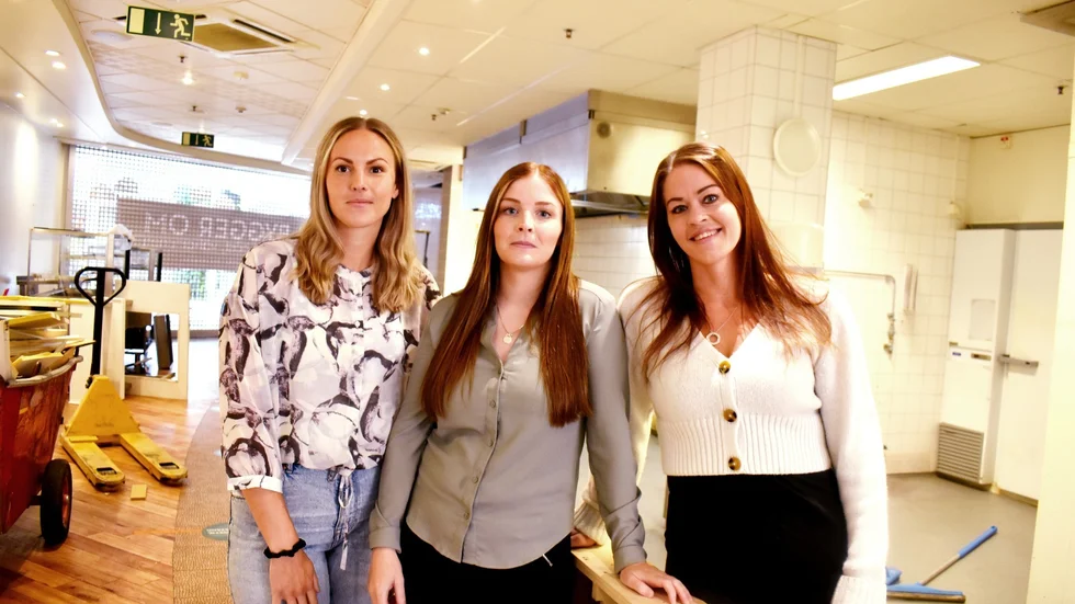 Isabella Stegermark, Kajsa Tegelind, Sara Lindquist tog över restaurangen förra hösten. Nu är de redo att göra det till sitt. ”Vi river upp allt”, säger Sara.