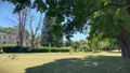 Se Ekonomikumparken fyllas av valborgsfirare!