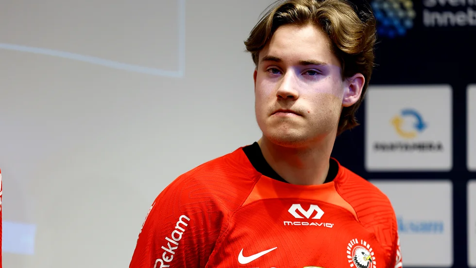 Storvretas Gabriel Kohonen tvingades utgå från landskampen på grund av en fotskada. Men forwarden vill inte berätta hur allvarlig skadan eventuellt kan vara.