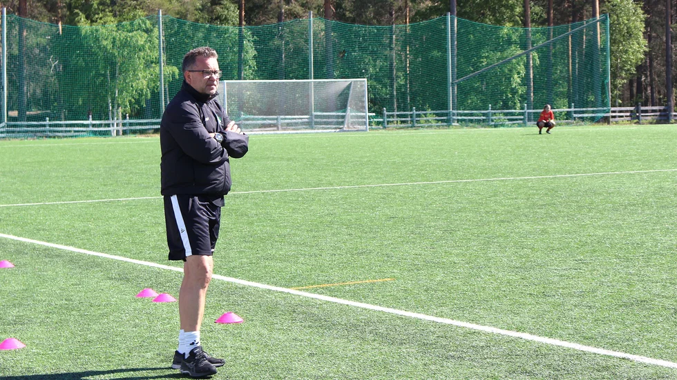 Baik-tränaren Kent Radkvist fick se sitt lag förlora igen.