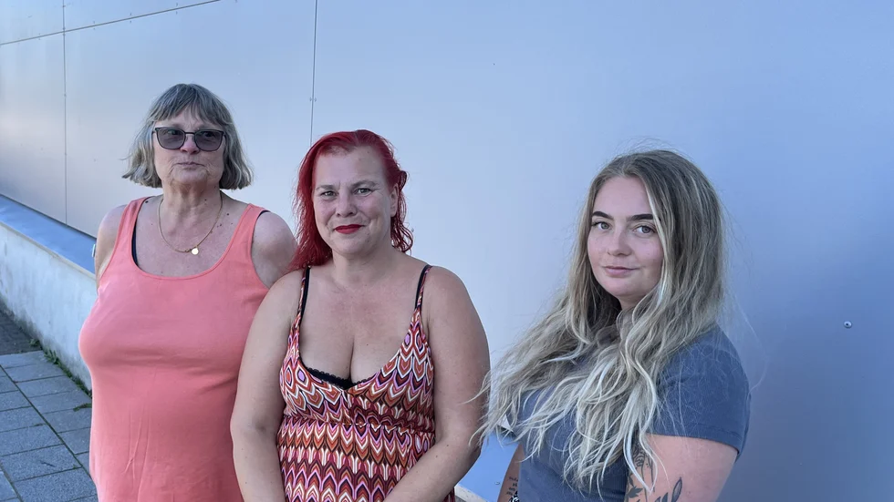 Anneli Thiele (i mitten) tillsammans med sina räddare Harrieth Nilsson och Ida Johansson.