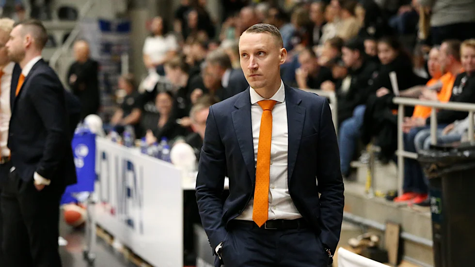 Mikko Riipinen har kontrakt med Dolphins en säsong till.