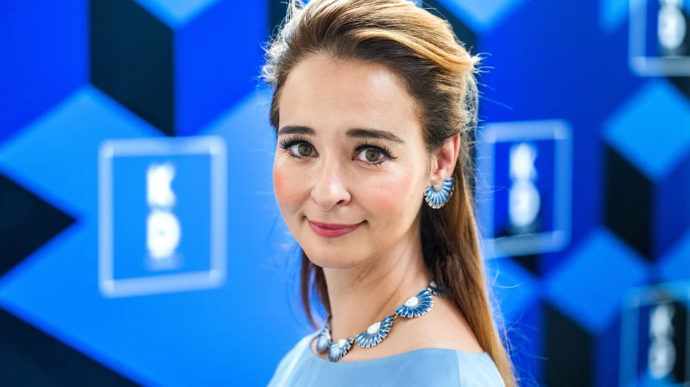 Alice Teodorescu Måwe (KD) har insett behovet av inhemsk matproduktion. Hennes parti hejar på. Båda har att göra.