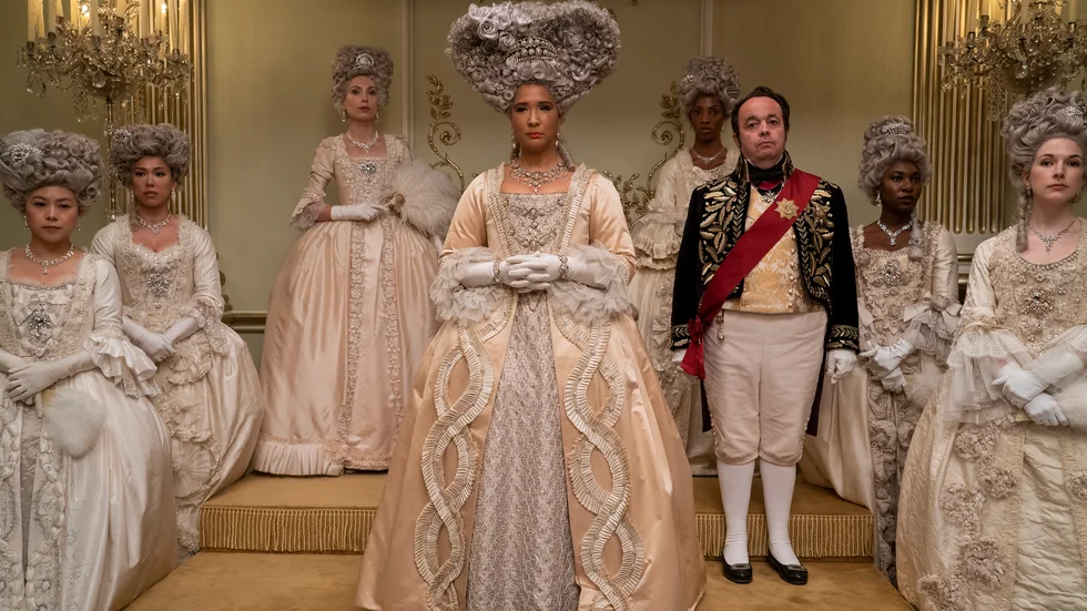 Golda Rosheuvel spelar Queen Charlotte i serien som blivit en världssensation. Sedan premiären av säsong tre har serien dominerat topplistorna hos Netflix.