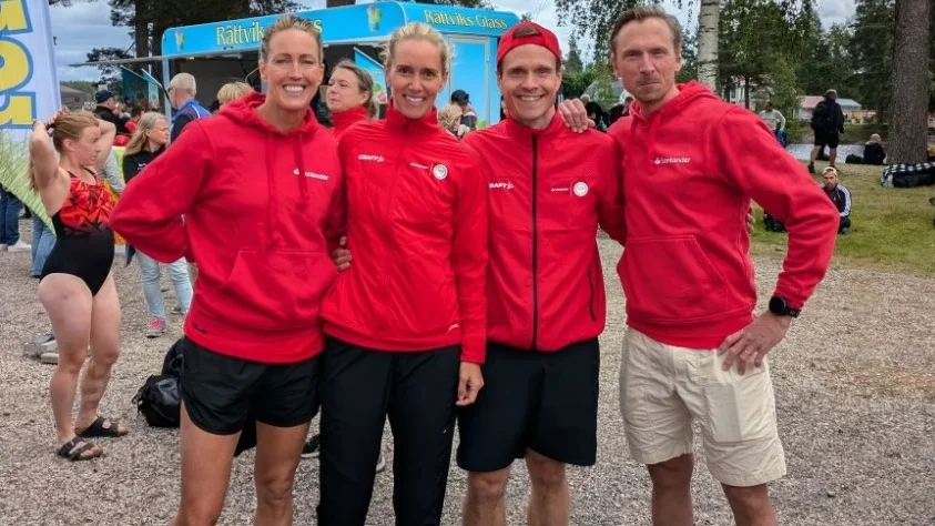 Nyköpingsparet Karin Börjeskog och Stefan Götesson flankerade av sina coacher i Team Santander, Therse Alshammar och Johan Olsson.