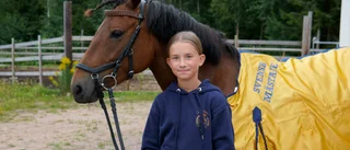 12-åriga Hedvigs SM-succé med familjeponnyn: "Jag började gråta"