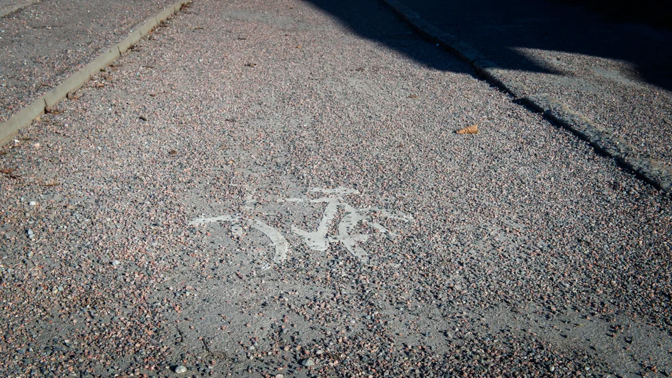 
Grus på cykelväg. Bilden är inte från Enköping.