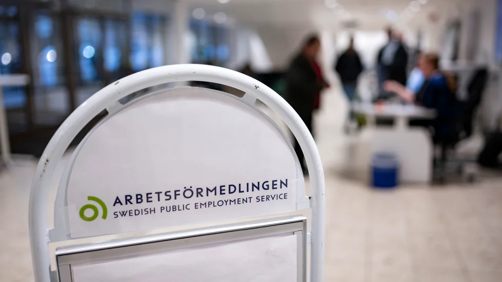 Arbetsförmedlingens neddragningar börjar märkas, skriver Lennart Juvel.