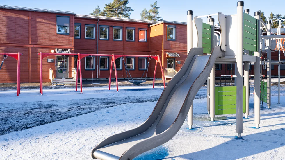 Bilden visar en likvärdig skolbyggnad men den här är från Götafors Skola, i Vaggeryd.