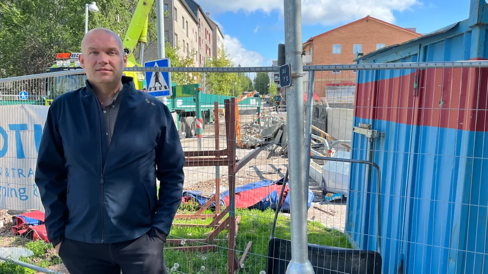 Avstängningen av Västergatan kan ställa till det under PSG-helgen. "Till viss del kommer det att påverka eftersom den gatan leder ut trafik till Timmerleden så det kan bli mer söktrafik i centrum", säger Micael Kemi, gatuchef.