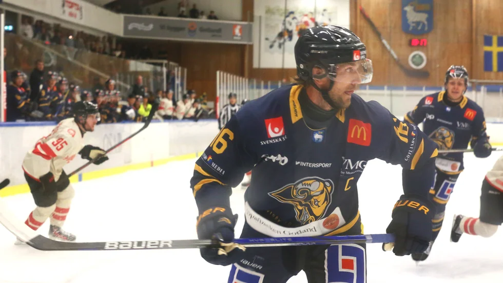 Visby Romas nye back Daniel Gunnarsson i matchen mot Malmö Redhawks.
