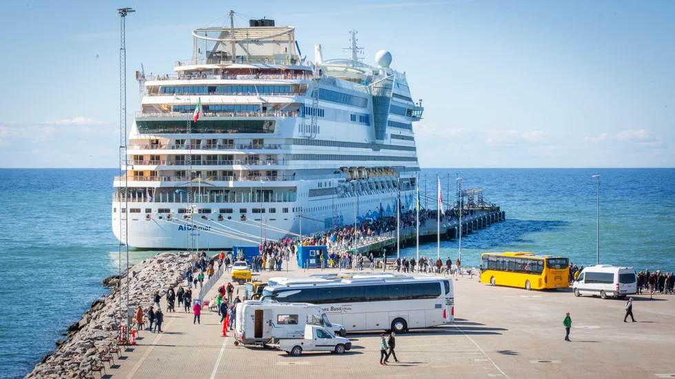 Region Gotland har sagt upp avtalet med bolaget CMP som driver kryssningskajen i Visby. 