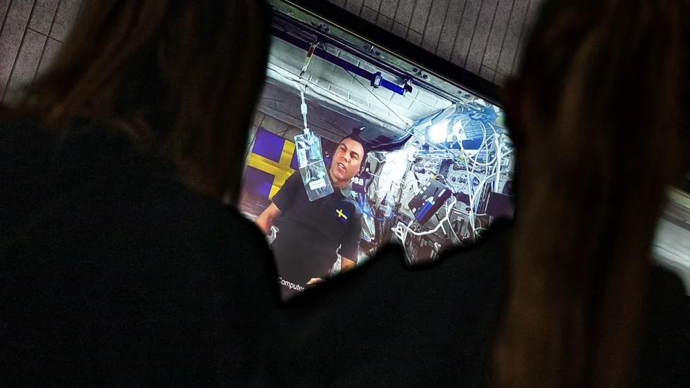 Runt 200 skolelever samlades på Tekniska museet för en hel dag med rymdaktiviteter. Dagen avslutades med att eleverna fick ställa frågor till Sveriges nya astronaut, Marcus Wandt.