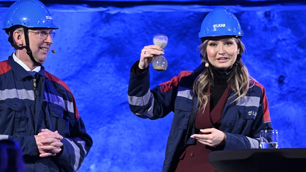 Den gröna omställningen kräver arbetskraft, liksom regioner och kommuner. På bilden LKAB:s vd och koncernchef Jan Moström och energi- och näringsminister Ebba Busch (KD) under pressträff vid LKAB i Kiruna i januari förra året.